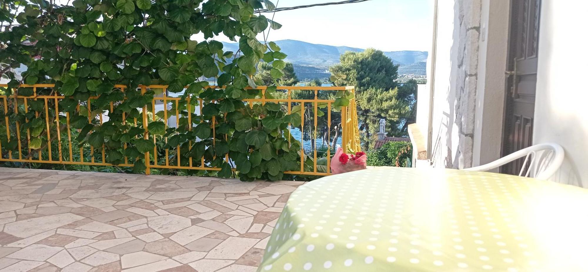 Apartment Nely - Sea, Terrace And Peace Trogir Exterior photo