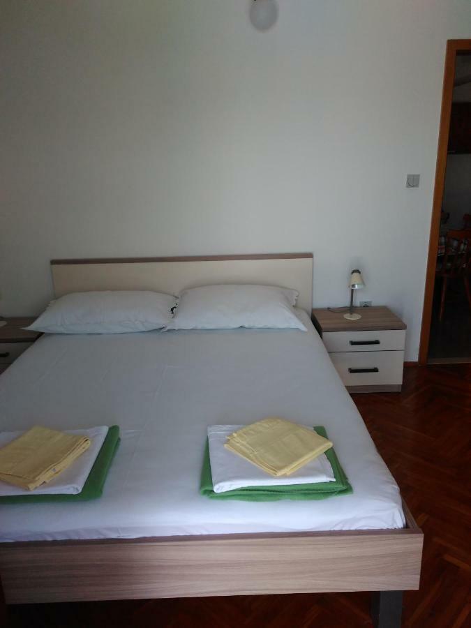 Apartment Nely - Sea, Terrace And Peace Trogir Exterior photo