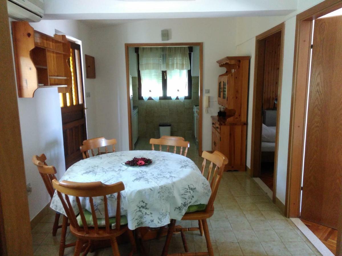Apartment Nely - Sea, Terrace And Peace Trogir Exterior photo