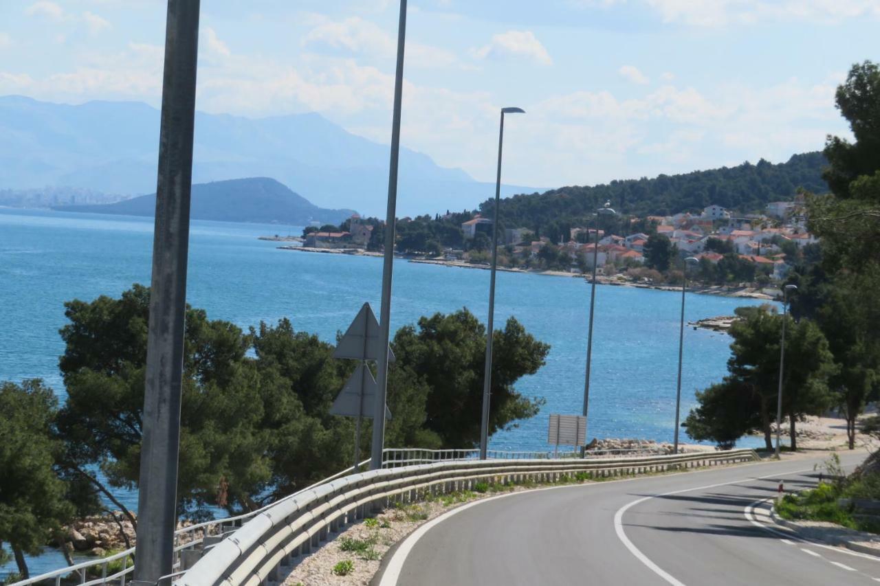 Apartment Nely - Sea, Terrace And Peace Trogir Exterior photo